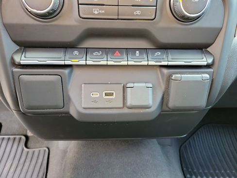 Used 2021 Chevrolet Silverado 1500 Custom image 25