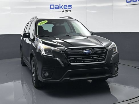 Used 2023 Subaru Forester Premium AWD/4WD image 3