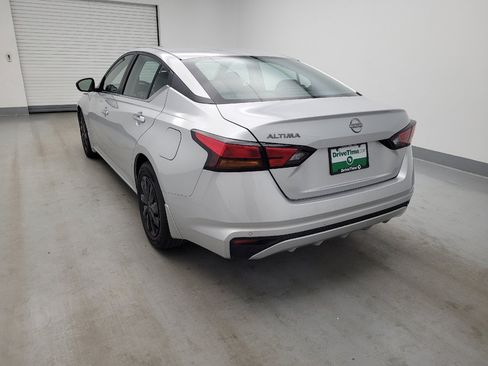 Used 2024 Nissan Altima 2.5 S FWD image 5