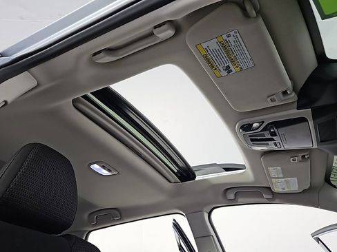 Used 2025 Subaru Outback Premium image 19