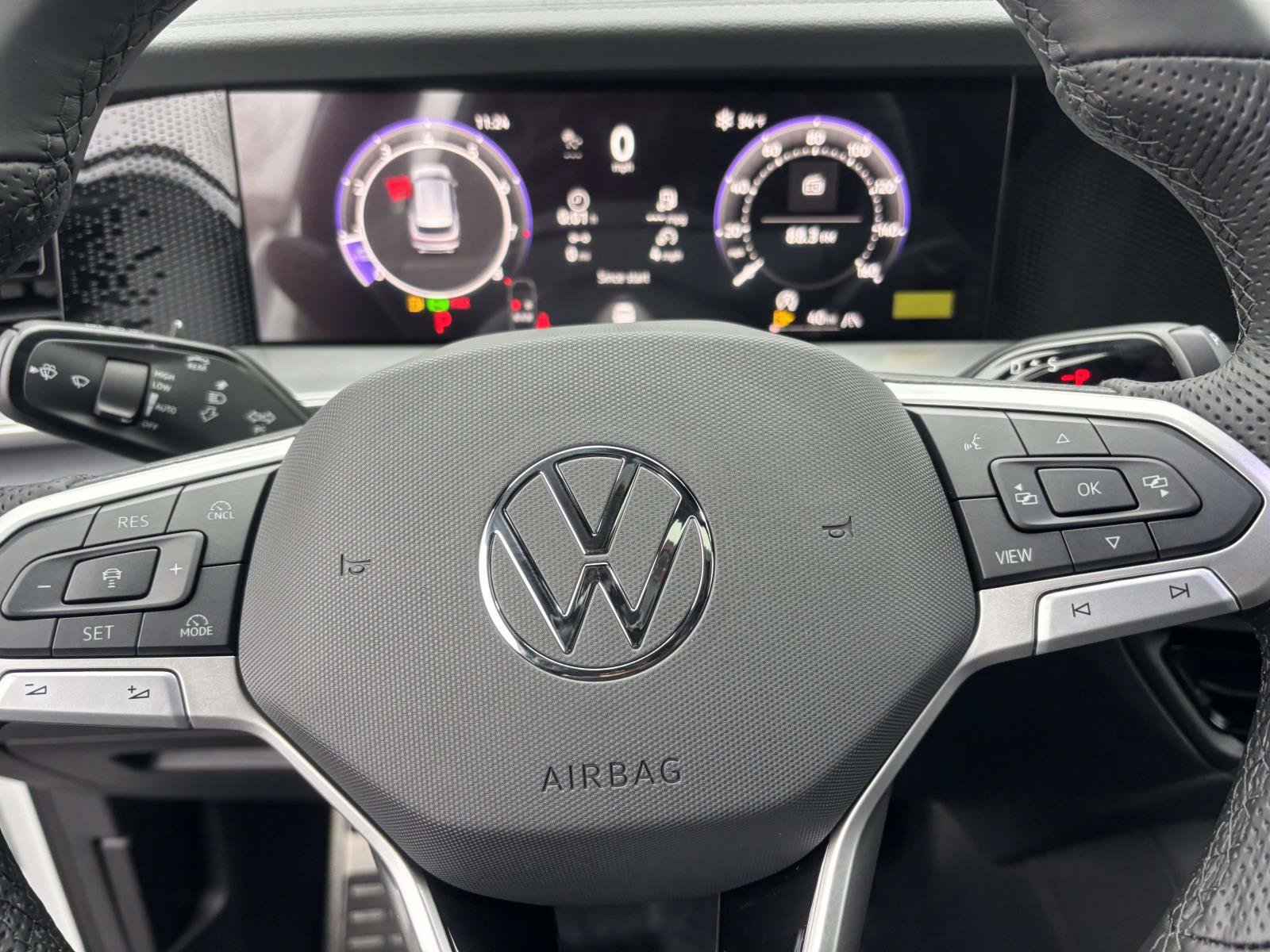 New 2026 Volkswagen Tiguan SE R-Line AWD/4WD image 16