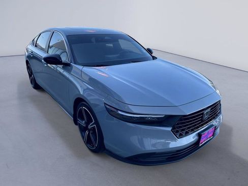 Used 2023 Honda Accord Sport image 4