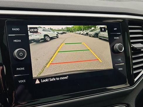 Used 2023 Volkswagen Atlas Cross Sport SE w/ Panoramic Sunroof Package AWD/4WD image 16