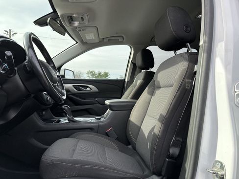 Used 2018 Chevrolet Traverse LT image 11