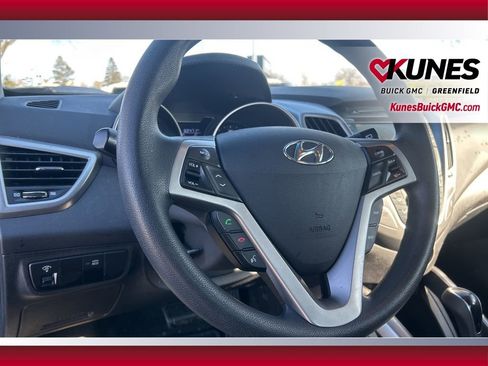 Used 2013 Hyundai Veloster Base image 16