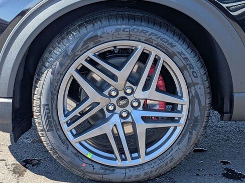 New 2026 Ford Explorer ST w/ Sun And Sound Package image 18