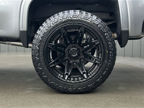 Used 2025 GMC Sierra 1500 AT4 w/ AT4 Premium Package image 11