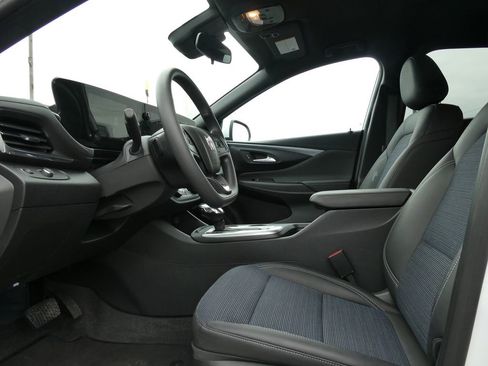 Used 2025 Buick Envista Preferred FWD image 22