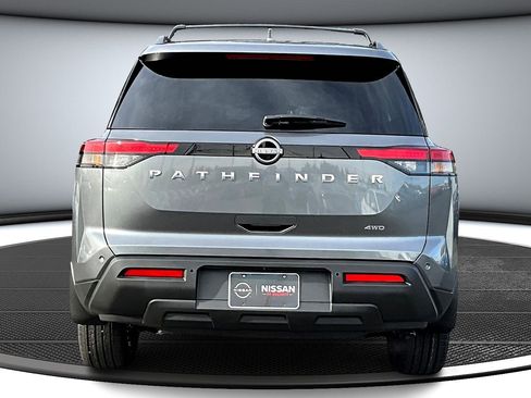 New 2025 Nissan Pathfinder SV w/ Black Appearance Package image 4