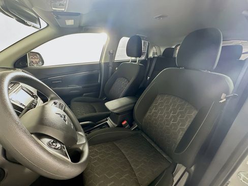 Used 2025 Mitsubishi Outlander Sport LE image 13