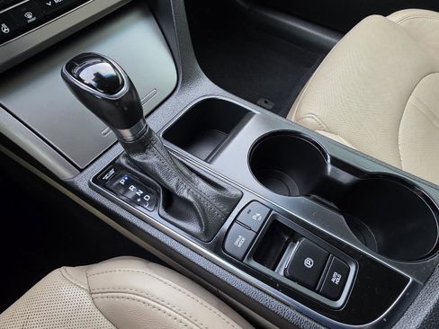 Used 2015 Hyundai Sonata Limited w/ Option Group 06 image 14