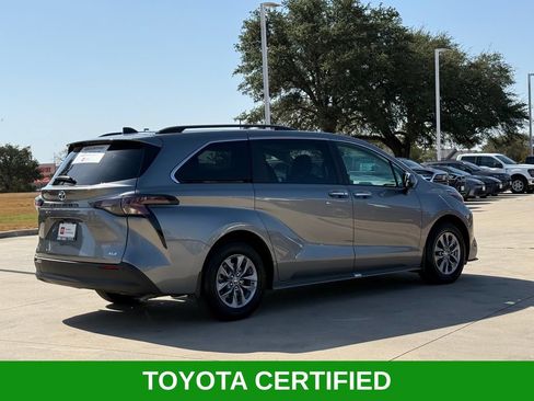 Certified 2026 Toyota Sienna XLE FWD image 3