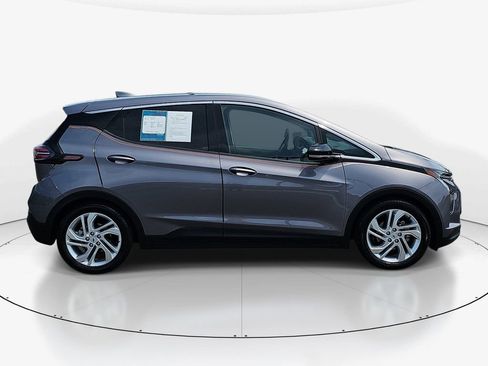 Used 2022 Chevrolet Bolt LT FWD image 5