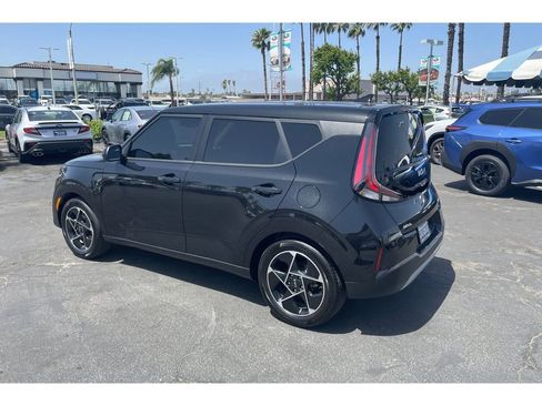 Used 2023 Kia Soul EX FWD image 3