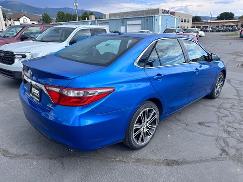 Used 2016 Toyota Camry SE FWD image 3