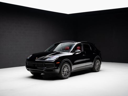 Used 2023 Porsche Cayenne S image 4