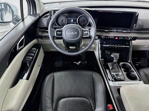 Certified 2024 Kia Carnival EX FWD image 4