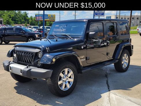 Used 2012 Jeep Wrangler Unlimited Sahara w/ Dual Top Group AWD/4WD image 2