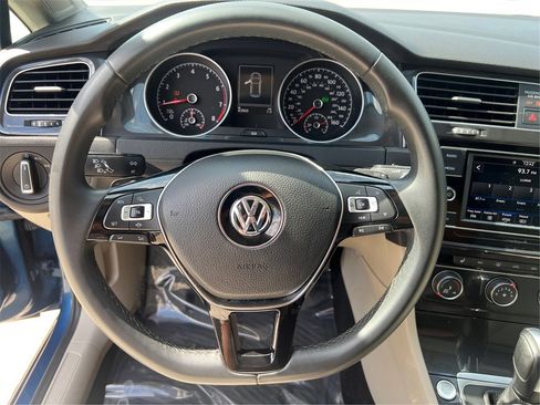Used 2021 Volkswagen Golf 4-Door image 18