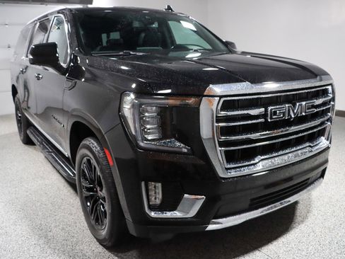 Used 2021 GMC Yukon XL SLT w/ SLT Premium Package AWD/4WD image 5