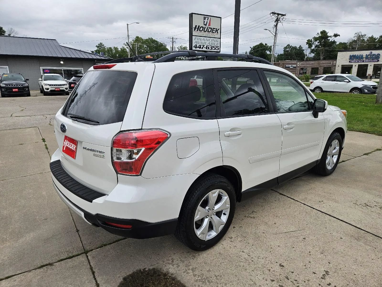 Used 2015 Subaru Forester 2.5i Premium w/ All-Weather Package AWD/4WD image 6