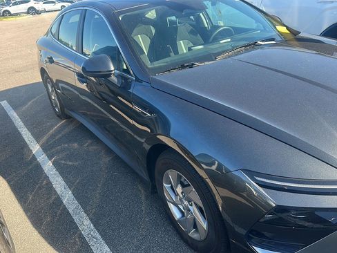 Certified 2025 Hyundai Sonata SE image 3