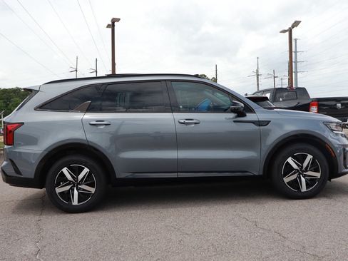 Used 2023 Kia Sorento S w/ Panoramic Sunroof Package FWD image 6