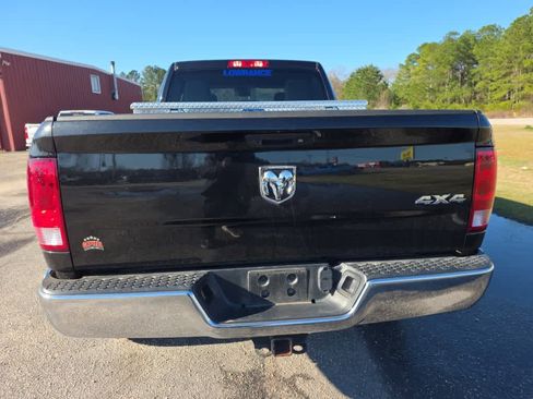 Used 2018 RAM 2500 Tradesman w/ Chrome Appearance Group image 6