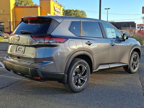 New 2026 Nissan Rogue SV image 4