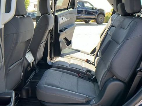 Used 2025 Ford Explorer Active RWD image 20