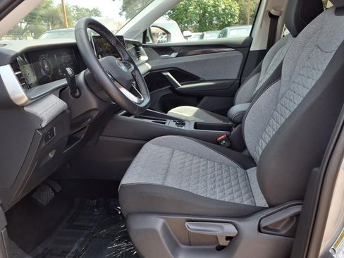 Used 2025 Volkswagen Tiguan S FWD image 17