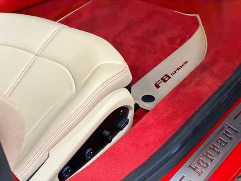Used 2021 Ferrari F8 Tributo RWD image 29