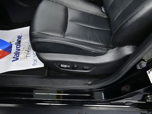 Used 2018 Nissan Rogue Sport SL w/ SL Premium Package image 15