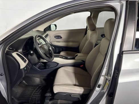 Used 2017 Honda HR-V EX image 11