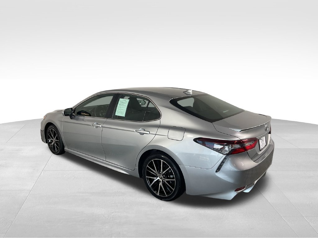 Used 2024 Toyota Camry SE w/ Cold Weather Package AWD/4WD image 6