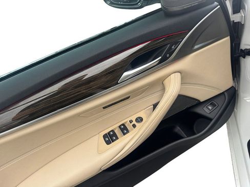 Used 2021 BMW 530i w/ Premium Package RWD image 20