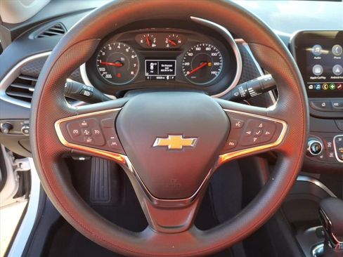 Used 2024 Chevrolet Malibu LT image 28