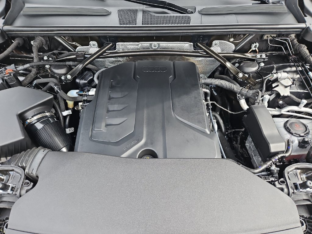 Certified 2025 Audi Q5 Premium AWD/4WD image 38