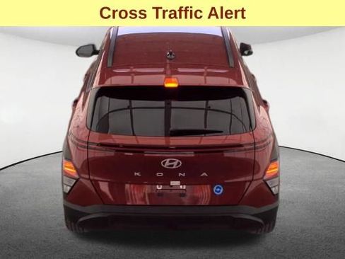 Used 2025 Hyundai Kona SEL FWD image 7