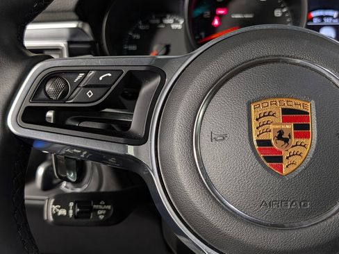 Used 2018 Porsche Macan image 37