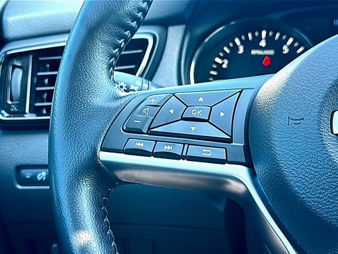 Used 2021 Nissan Rogue Sport SL w/ Premium Package image 29