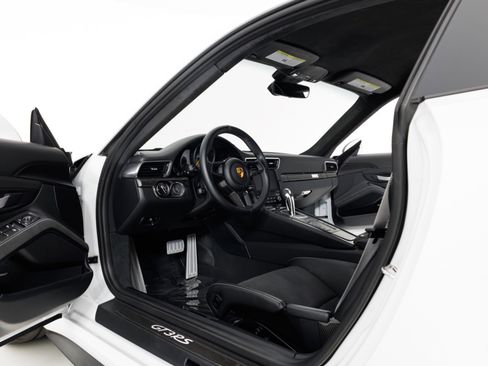 Used 2019 Porsche 911 GT3 RS RWD image 4