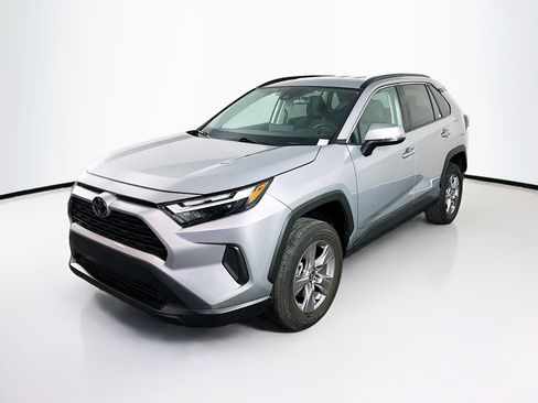 Used 2025 Toyota RAV4 XLE FWD image 3
