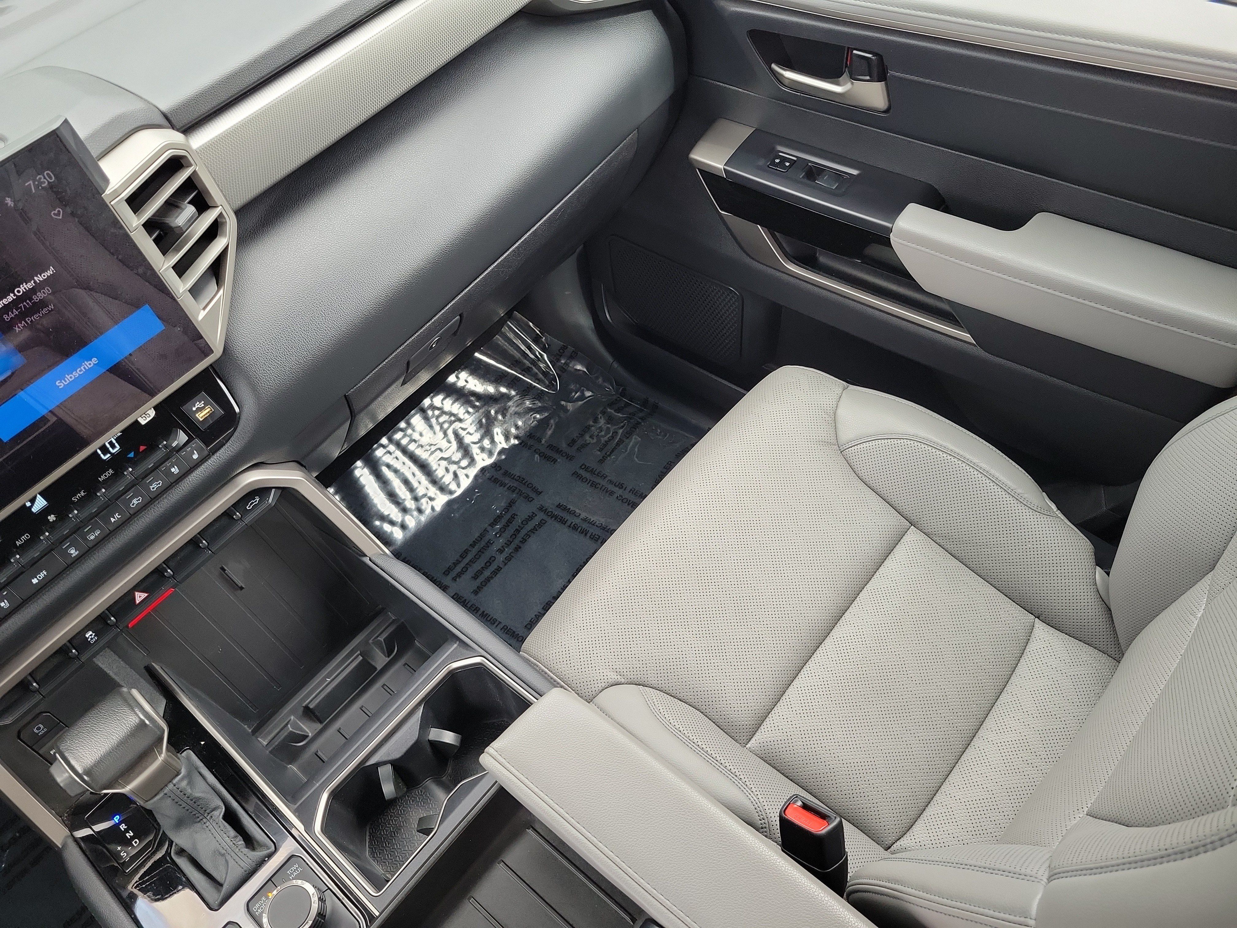 Used 2025 Toyota Tundra Limited AWD/4WD image 14