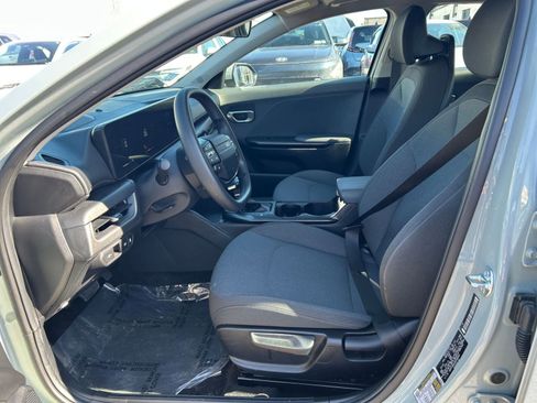 Used 2025 Kia K4 LXS image 28