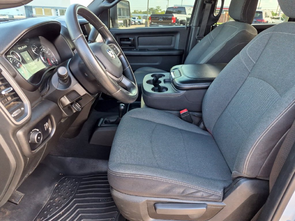 Used 2024 RAM 3500 Tradesman w/ Chrome Appearance Group AWD/4WD image 27