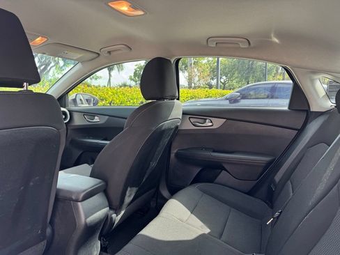 Used 2019 Kia Forte LXS FWD image 9
