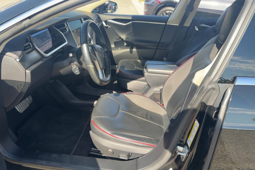 Used 2013 Tesla Model S Performance RWD image 11