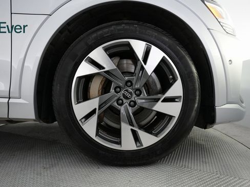 Used 2022 Audi e-tron Premium Plus image 20