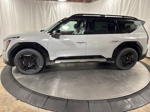 New 2026 Kia EV9 GT-Line image 3